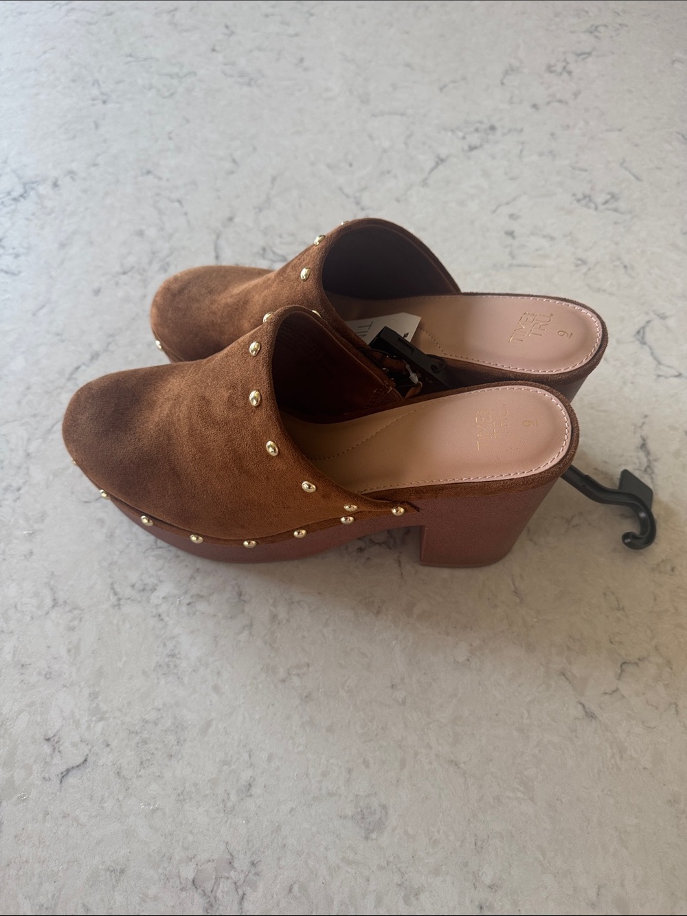 NWT Time and Tru Brown Studded Suede Clog Heels w/ block heels W 11 - Picture 4 of 6